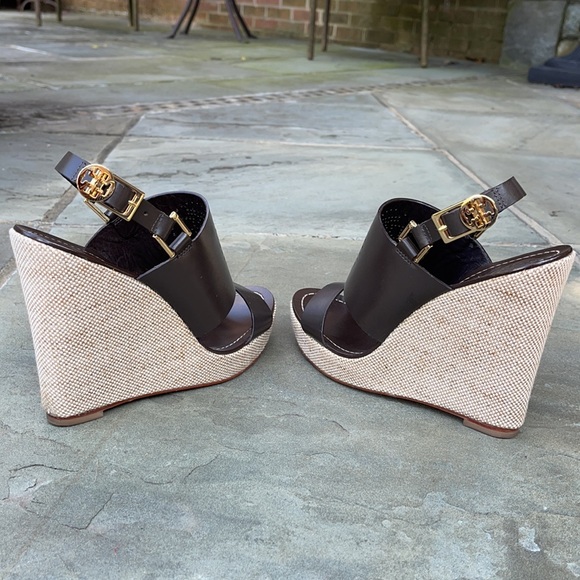Tory Burch ‘Kimberly’ Brown Wedges - Picture 6 of 9